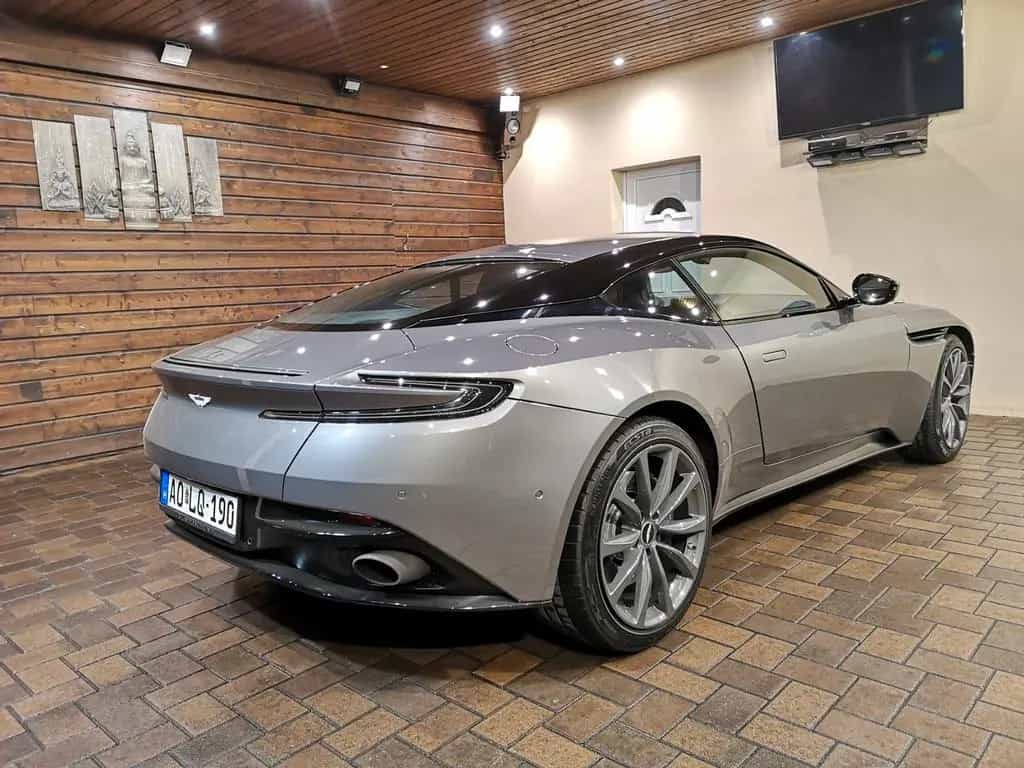 Aston Martin DB11 5.2 V12 01/2017-photo-6