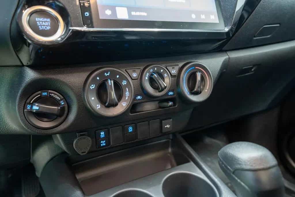 Toyota Hilux 03/2026-photo-14