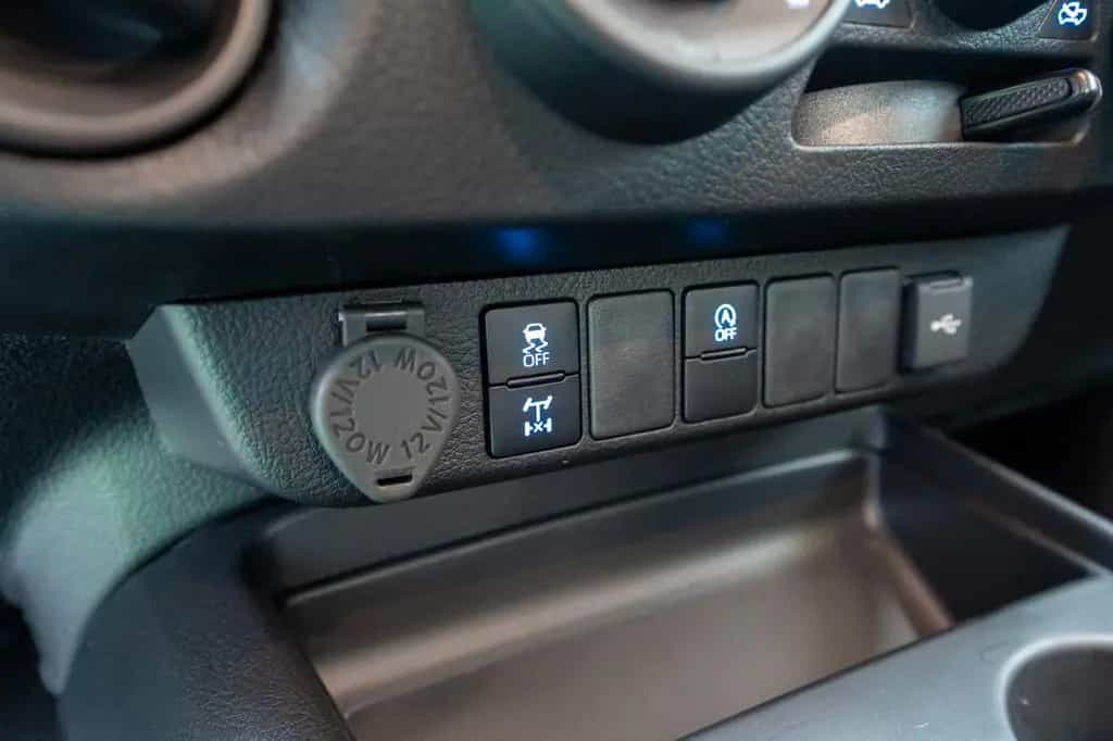 Toyota Hilux 03/2026-photo-15
