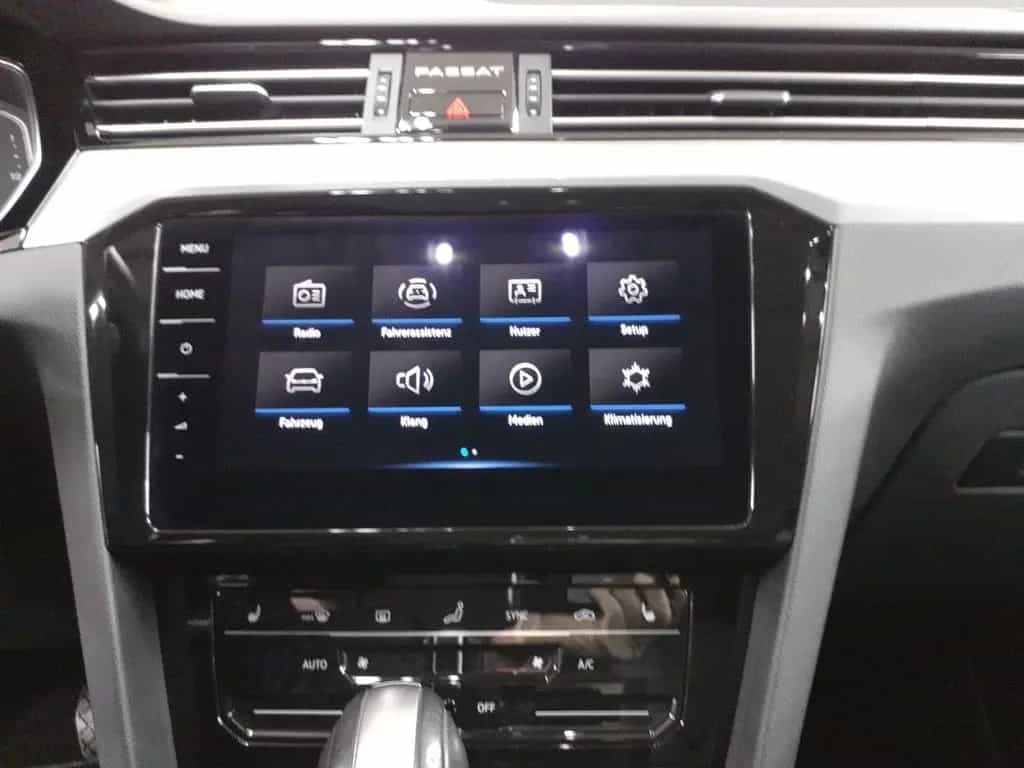 Volkswagen Passat Variant 2.0TSI BMT Business *AHK*Sitzh* 10/2022-photo-13