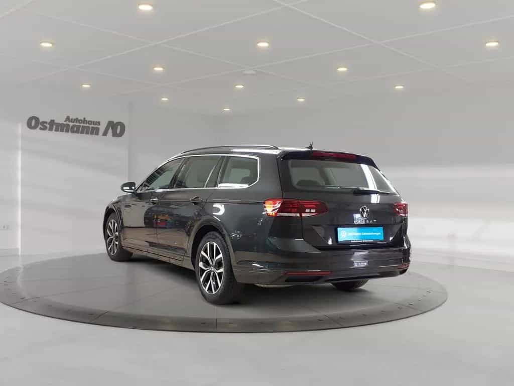 Volkswagen Passat Variant 2.0TSI BMT Business *AHK*Sitzh* 10/2022-photo-3