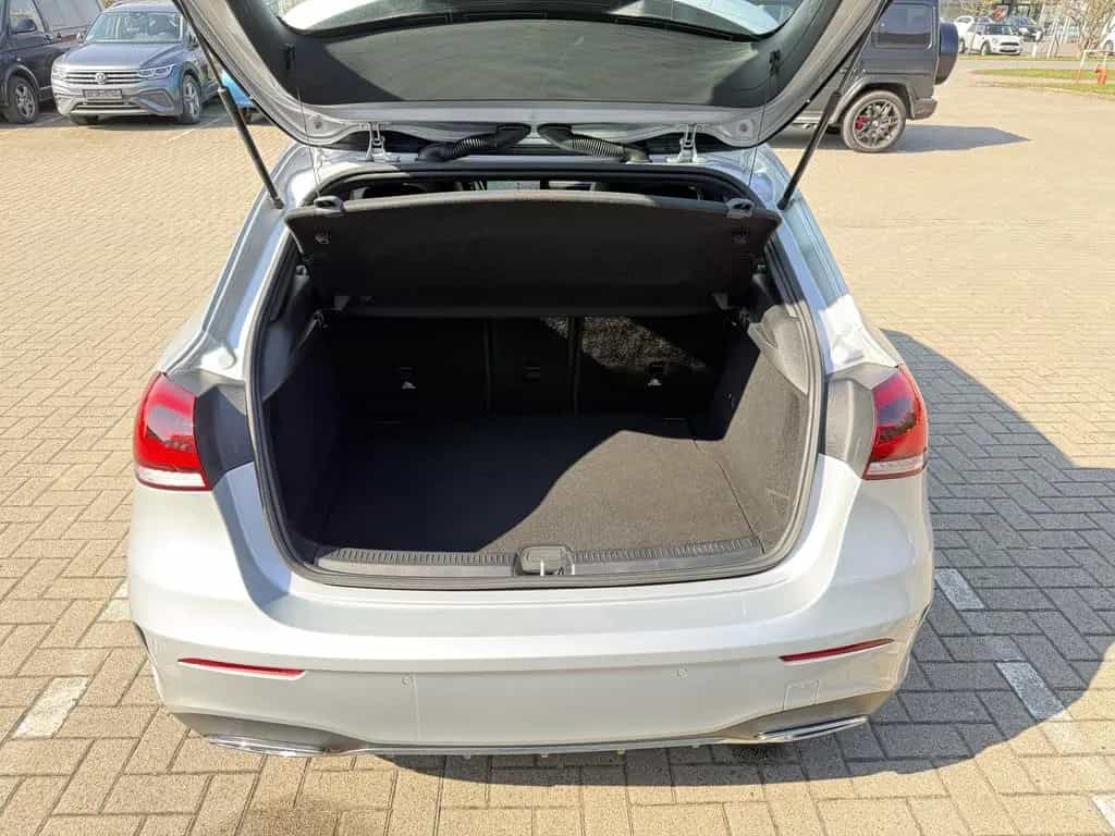Mercedes-Benz A-Class 250 AMG,Widescreen,Ambiente,R-Kam,LED,3,99% 02/2021-photo-10