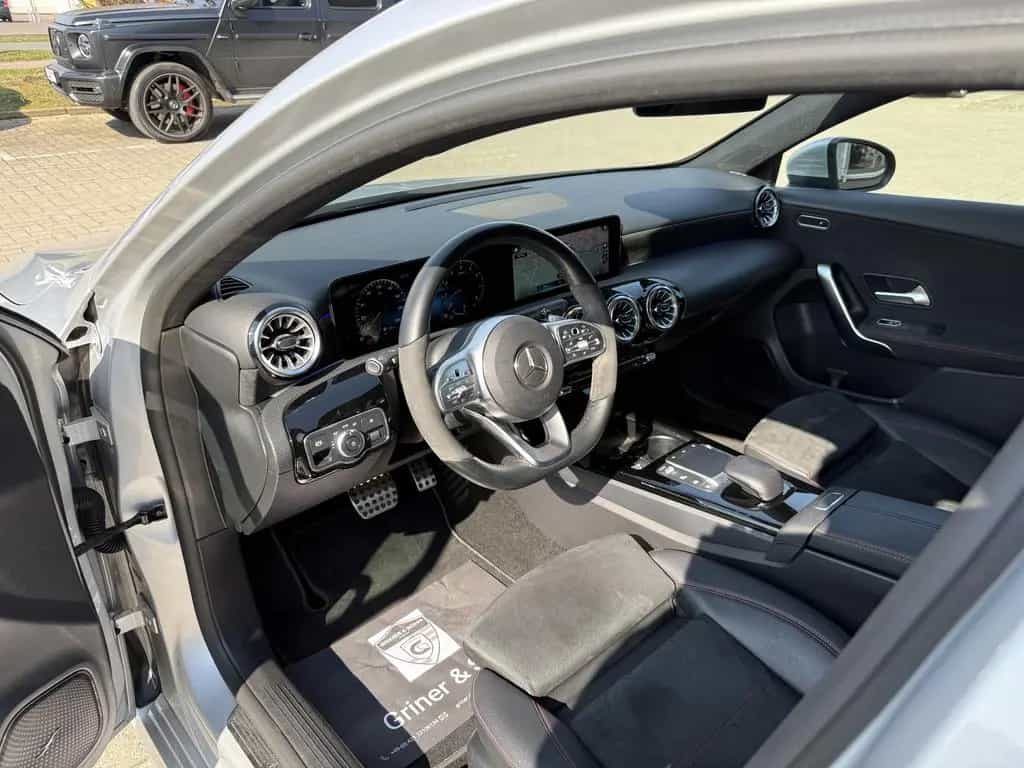 Mercedes-Benz A-Class 250 AMG,Widescreen,Ambiente,R-Kam,LED,3,99% 02/2021-photo-12