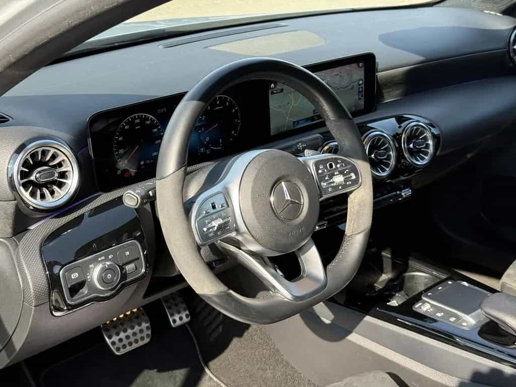 Mercedes-Benz A-Class 250 AMG,Widescreen,Ambiente,R-Kam,LED,3,99% 02/2021-photo-13