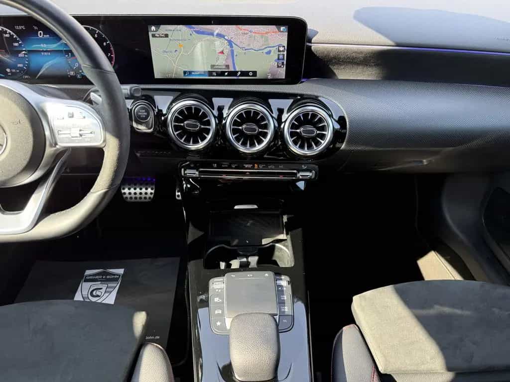 Mercedes-Benz A-Class 250 AMG,Widescreen,Ambiente,R-Kam,LED,3,99% 02/2021-photo-32
