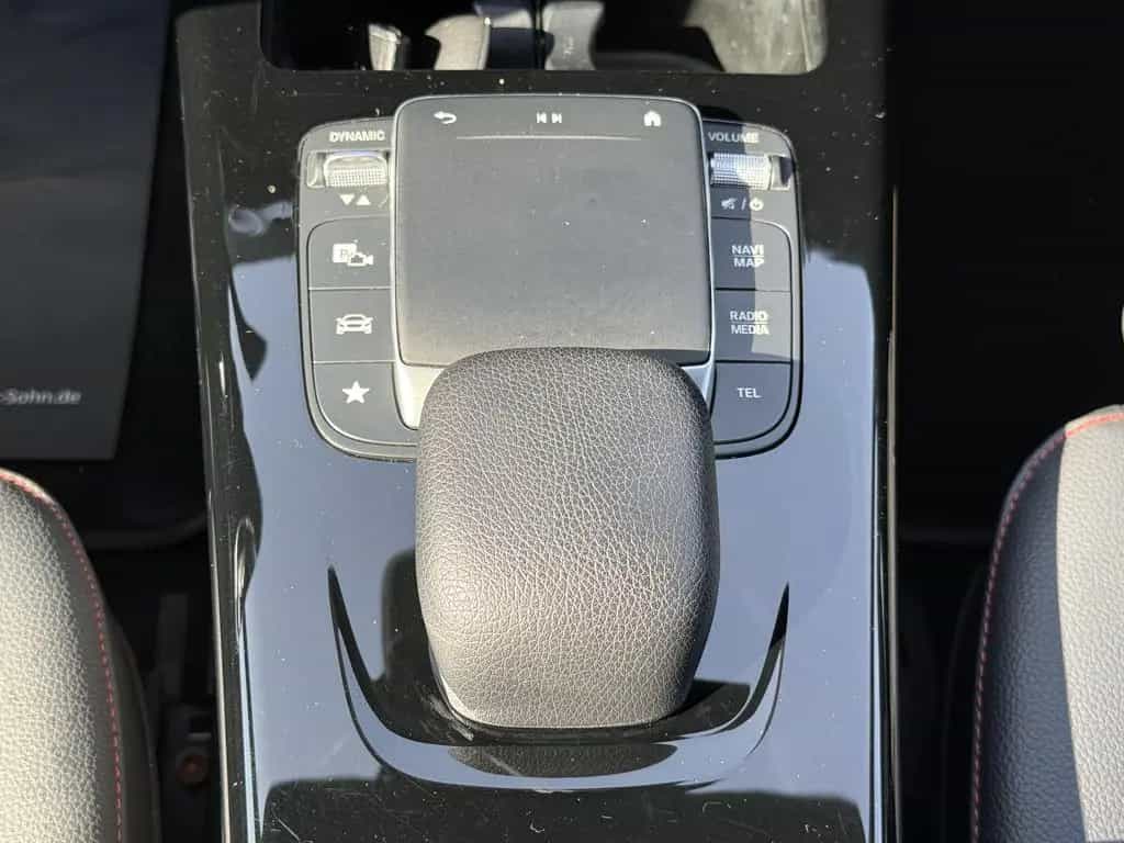 Mercedes-Benz A-Class 250 AMG,Widescreen,Ambiente,R-Kam,LED,3,99% 02/2021-photo-34