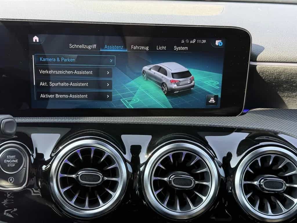 Mercedes-Benz A-Class 250 AMG,Widescreen,Ambiente,R-Kam,LED,3,99% 02/2021-photo-40