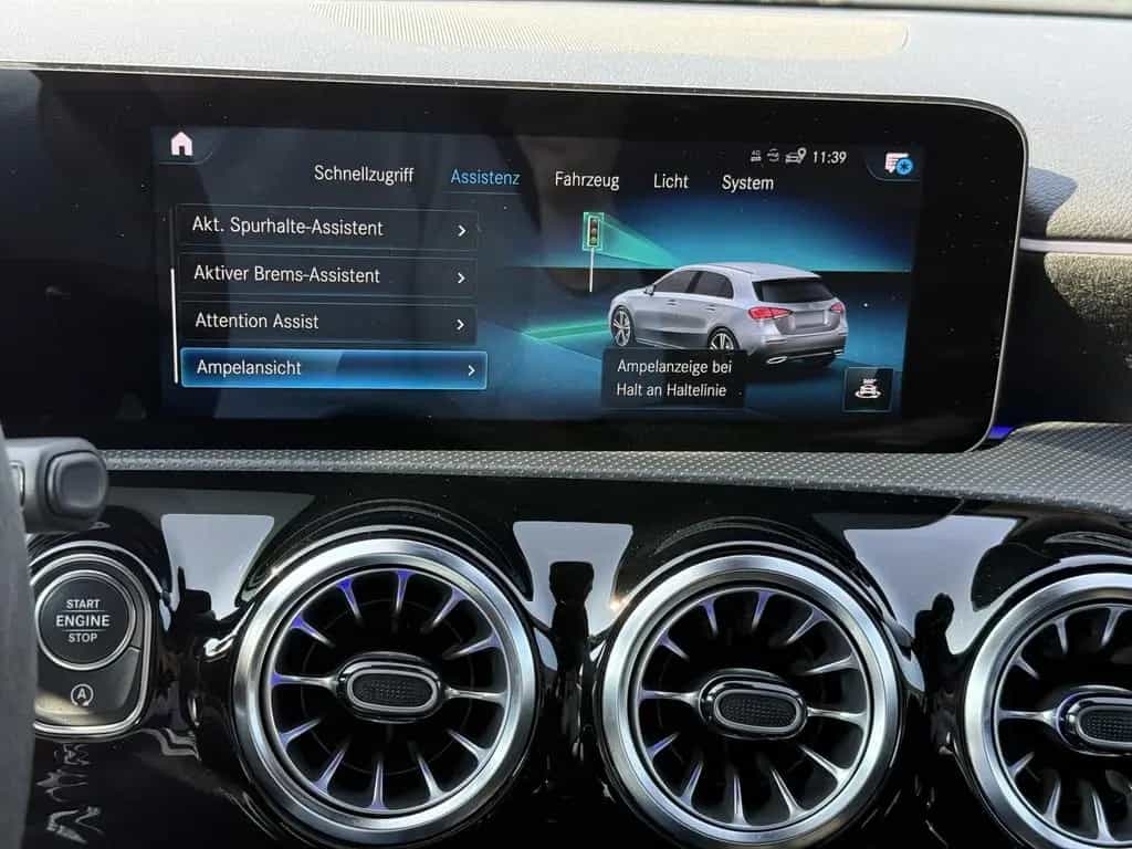 Mercedes-Benz A-Class 250 AMG,Widescreen,Ambiente,R-Kam,LED,3,99% 02/2021-photo-41
