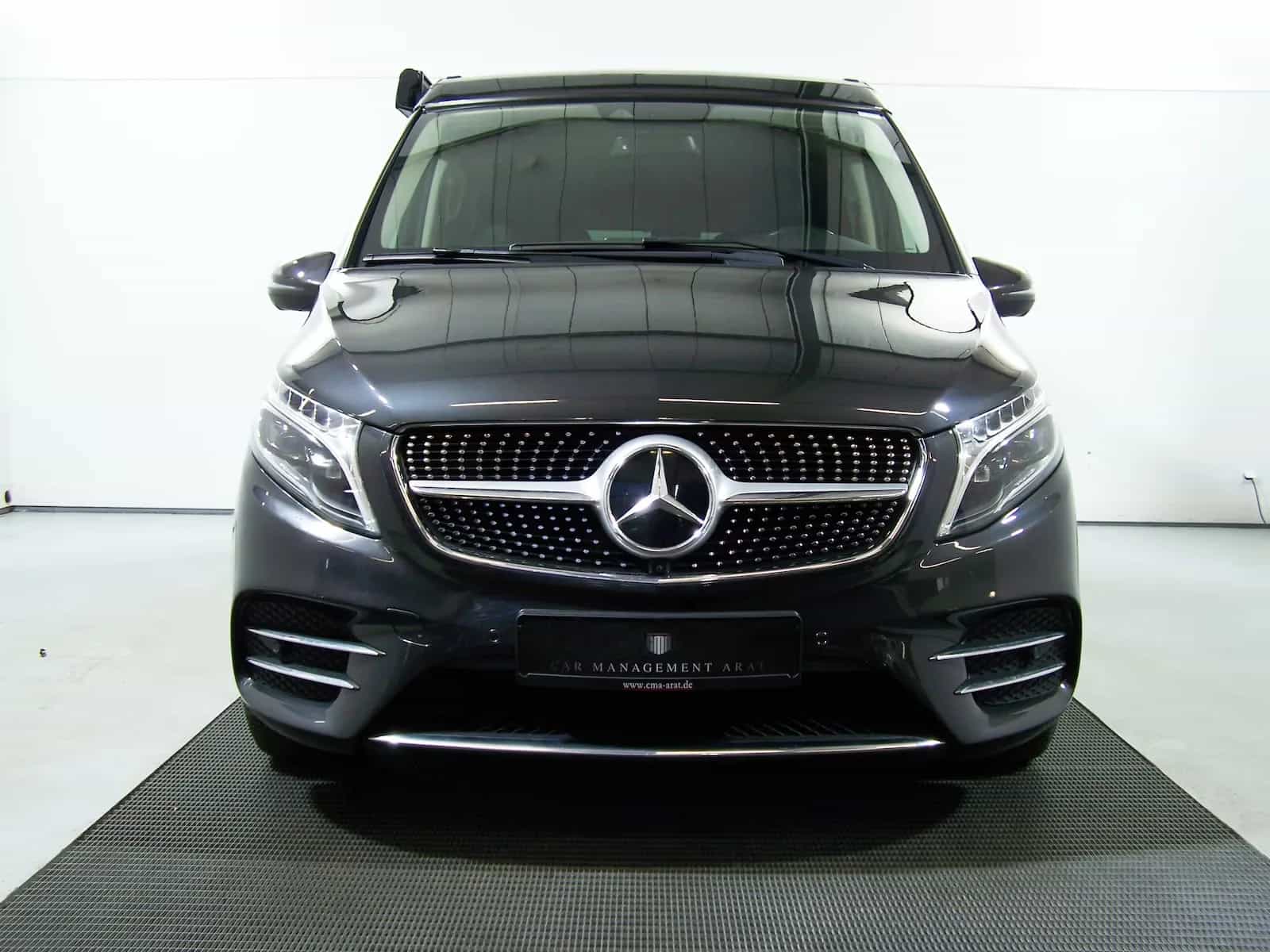 Mercedes-Benz V-Class 300 08/2021-photo-1