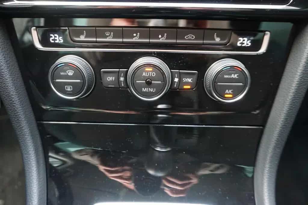 Volkswagen Golf VII Var. IQ.DRIVE NAVI, LED, SITZHEIZUNG 12/2019-photo-7