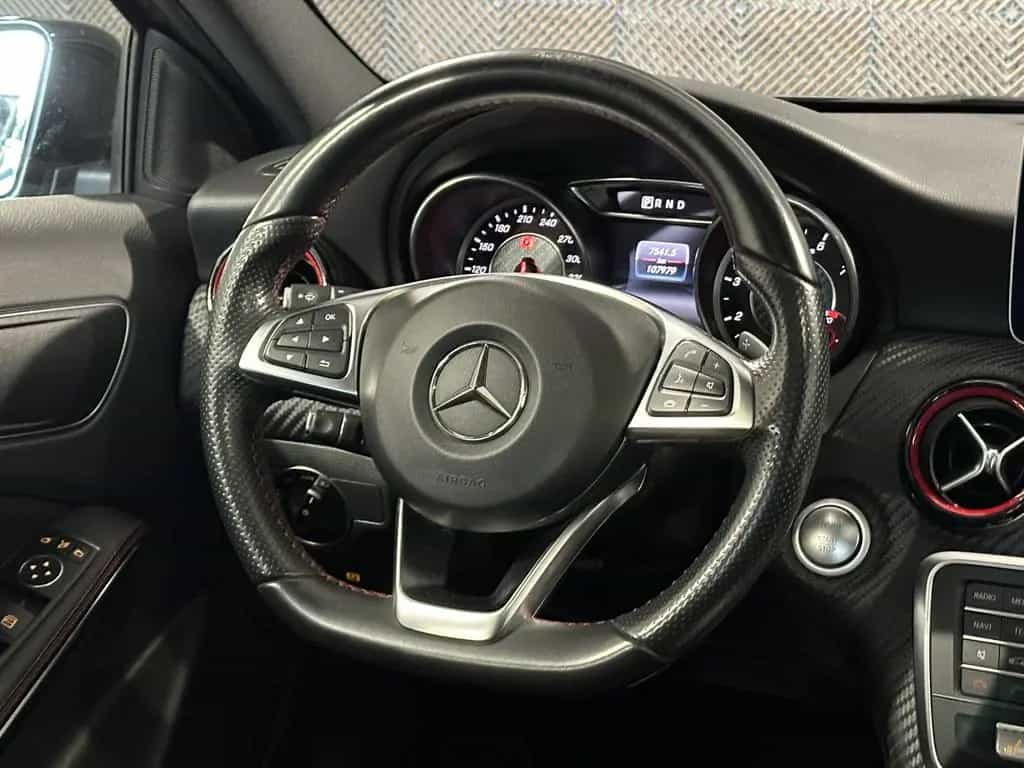 Mercedes-Benz A 45 AMG 4Ma.*NIGHT*LED-PANO-R.KAM-TEMPO-SHZ-19" 05/2017-photo-27