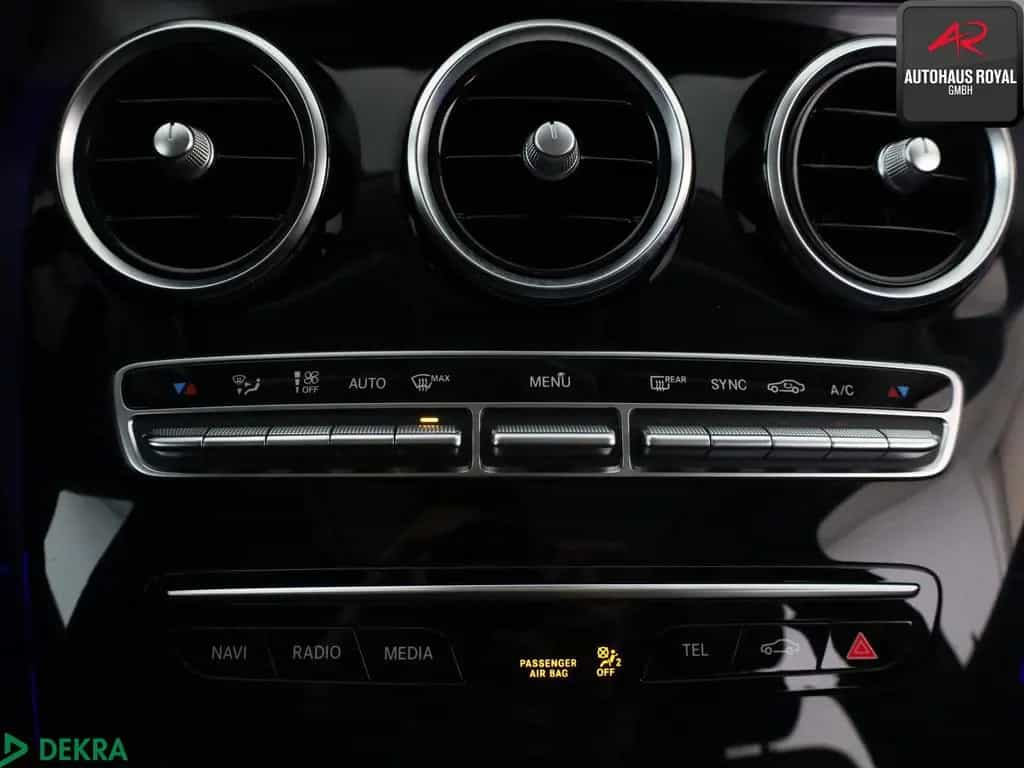 Mercedes-Benz C 220 d T Avantgarde NIGHT WIDE,PANORAMA,KEYLESS 01/2019-photo-19