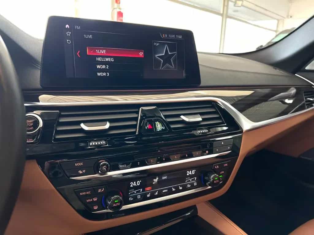 BMW 5 Series 520 d Touring Luxury Line UVP 90.569,00 EURO 12/2018-photo-35