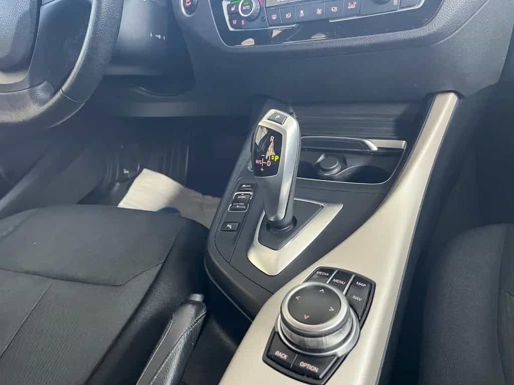 BMW 118 i Lim. 5-trg. Advantage NAVI*PDC*SZHG*LED 02/2019-photo-13
