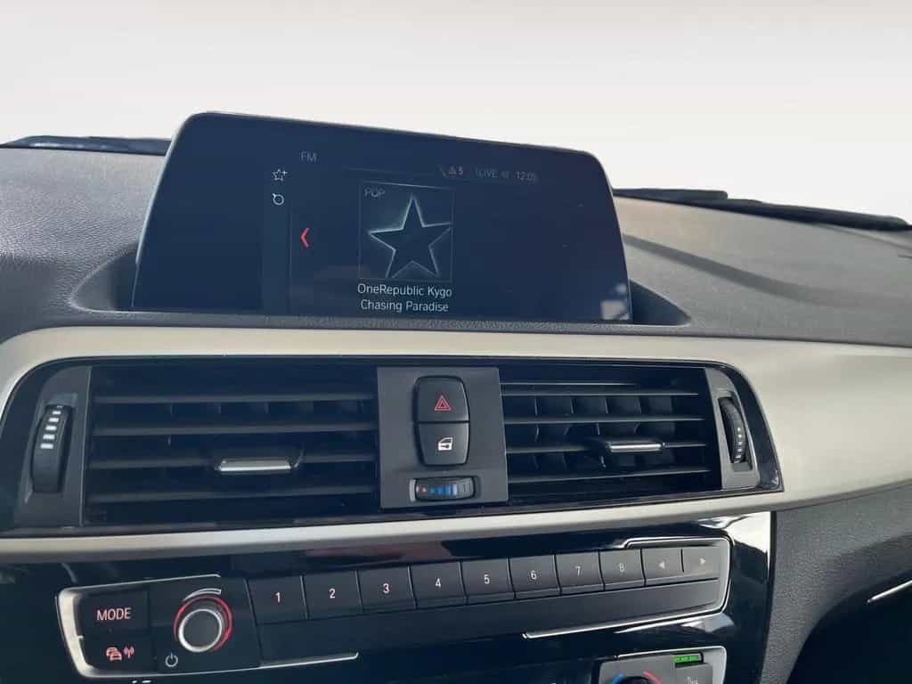 BMW 118 i Lim. 5-trg. Advantage NAVI*PDC*SZHG*LED 02/2019-photo-14