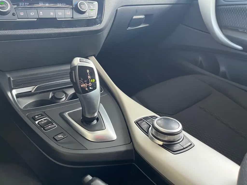 BMW 118 i Lim. 5-trg. Advantage NAVI*PDC*SZHG*LED 02/2019-photo-16