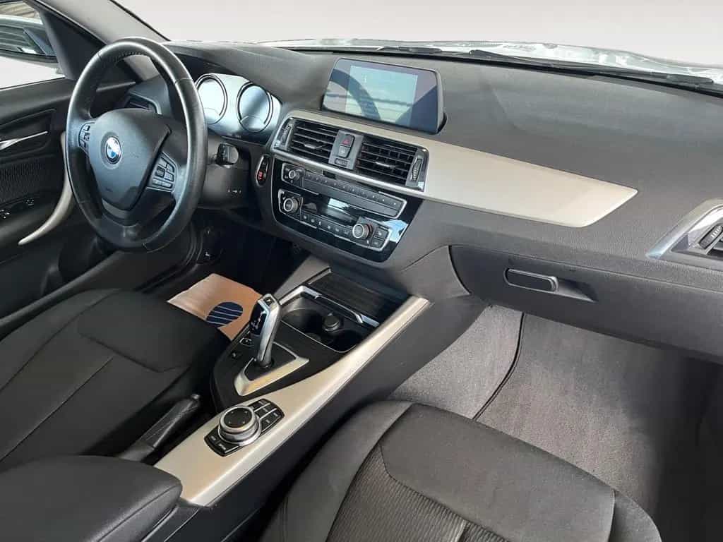BMW 118 i Lim. 5-trg. Advantage NAVI*PDC*SZHG*LED 02/2019-photo-17