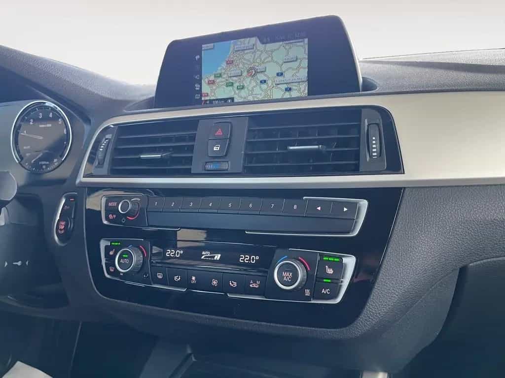 BMW 118 i Lim. 5-trg. Advantage NAVI*PDC*SZHG*LED 02/2019-photo-19