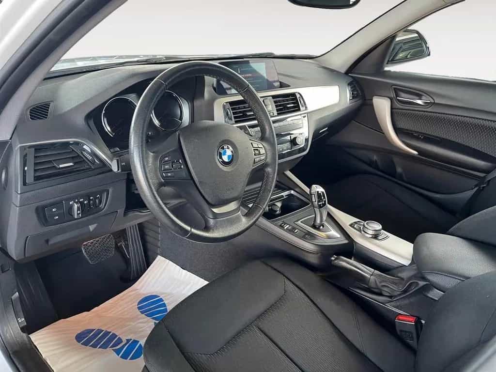BMW 118 i Lim. 5-trg. Advantage NAVI*PDC*SZHG*LED 02/2019-photo-4