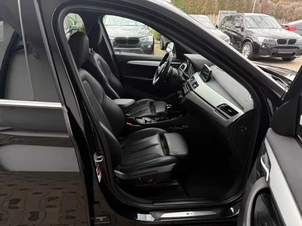 BMW X1 xDrive20d Automatik Leder Navi LED PANO PDC 02/2017-photo-11