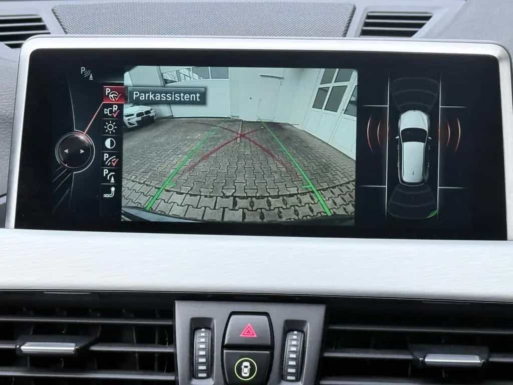 BMW X1 xDrive20d Automatik Leder Navi LED PANO PDC 02/2017-photo-24