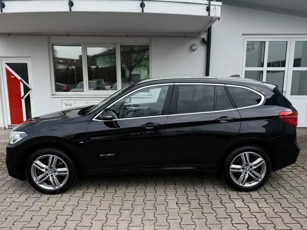 BMW X1 xDrive20d Automatik Leder Navi LED PANO PDC 02/2017-photo-3