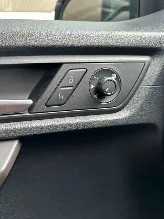 Volkswagen Caddy Maxi BMT 7 SITZER NAVI SHZ AHK 09/2019-photo-31