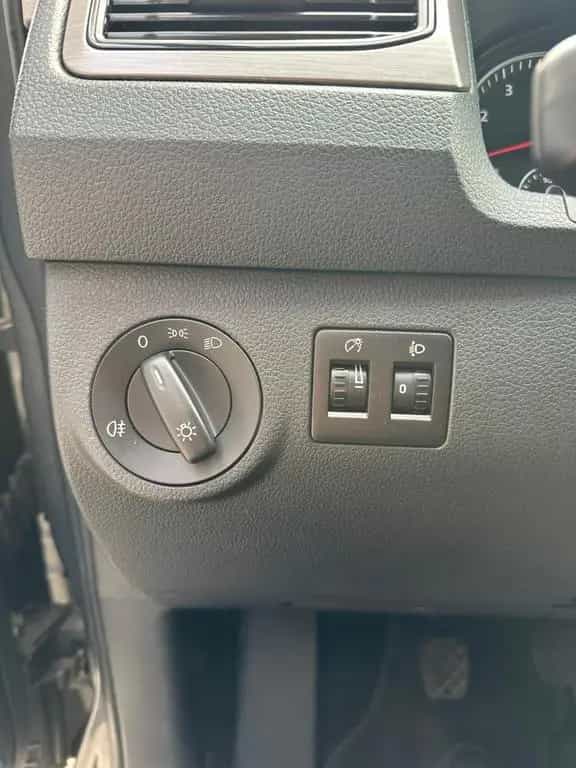Volkswagen Caddy Maxi BMT 7 SITZER NAVI SHZ AHK 09/2019-photo-33