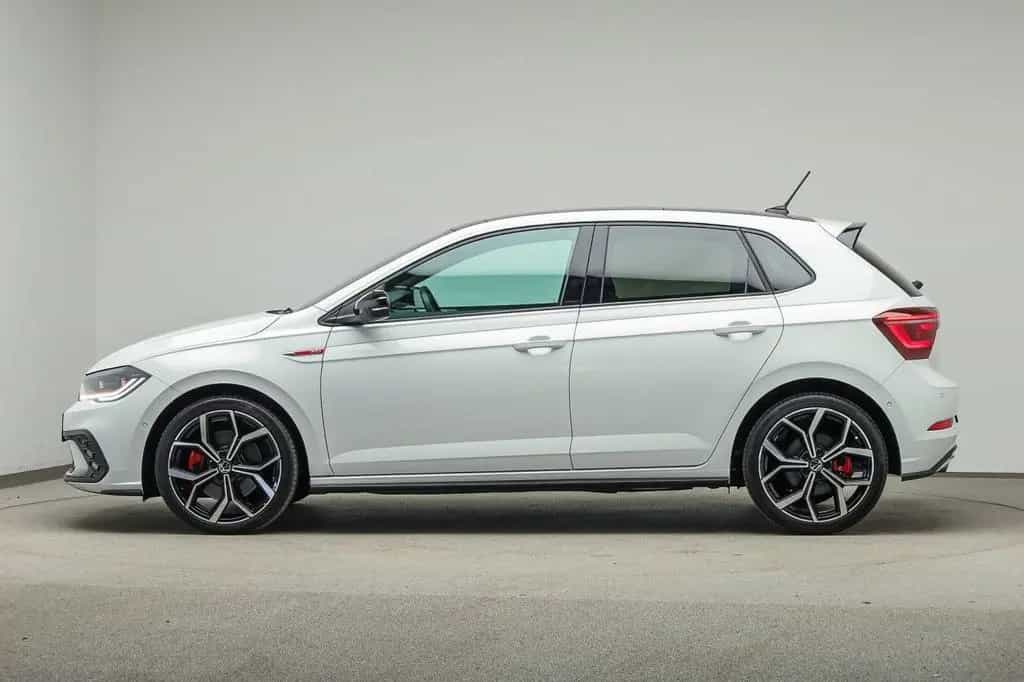 Volkswagen Polo 2.0 TSI DSG GTI*IQ.LIGHT*PANO*KAMERA*PDC*SH 02/2024-photo-4