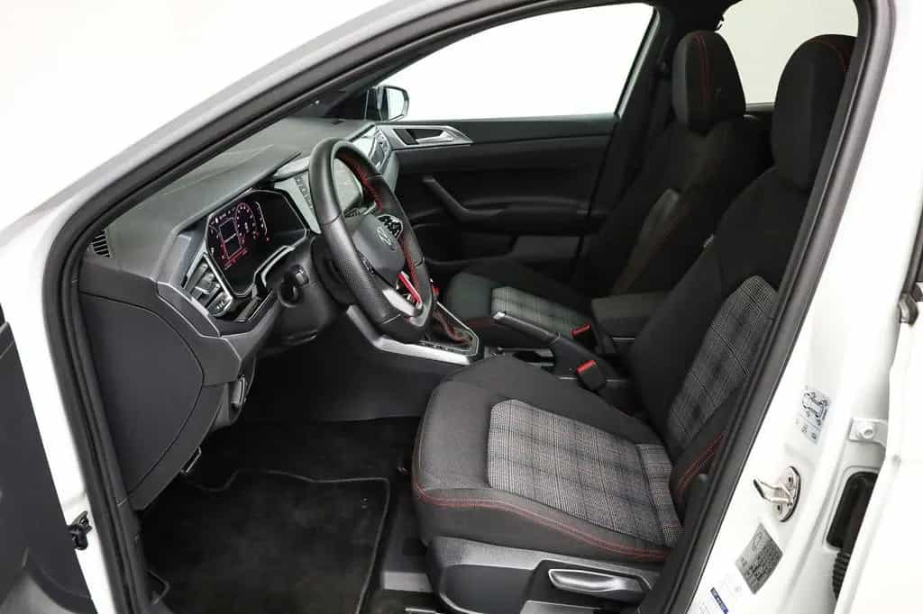 Volkswagen Polo 2.0 TSI DSG GTI*IQ.LIGHT*PANO*KAMERA*PDC*SH 02/2024-photo-9