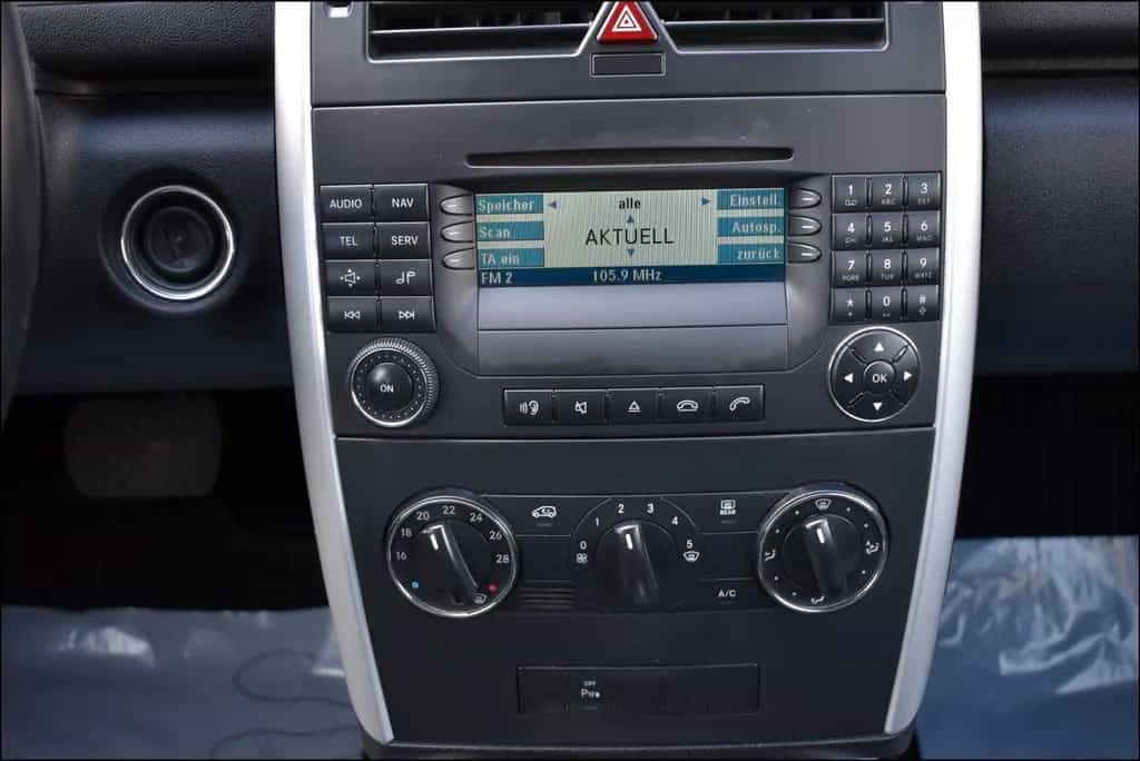 Mercedes-Benz A 200 Turbo Automatik TÜV-Neu Garantie 04/2008-photo-12