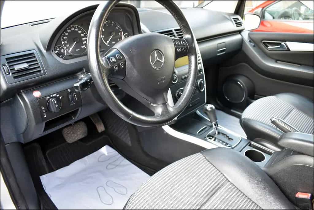 Mercedes-Benz A 200 Turbo Automatik TÜV-Neu Garantie 04/2008-photo-9