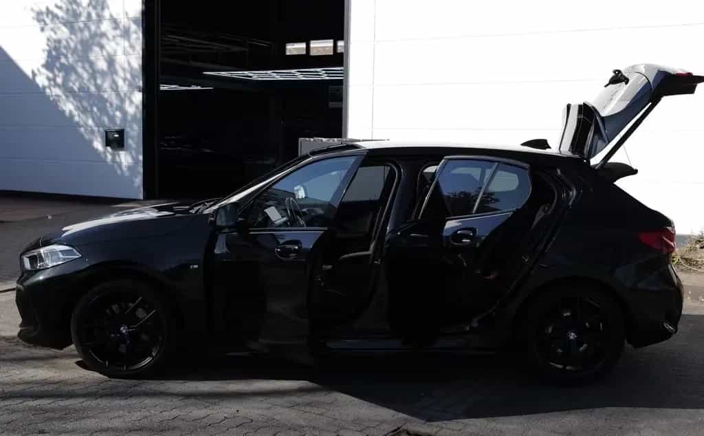 BMW 1 Series 120i M + BLACK SAPPHIRE + 2. Hand 06/2021-photo-1