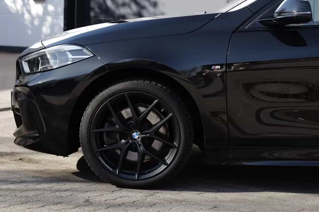 BMW 1 Series 120i M + BLACK SAPPHIRE + 2. Hand 06/2021-photo-2
