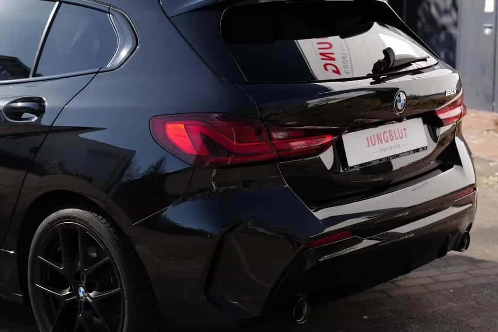 BMW 1 Series 120i M + BLACK SAPPHIRE + 2. Hand 06/2021-photo-3
