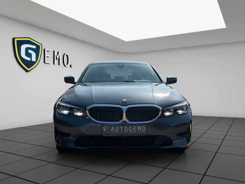BMW 318 d Advantage DAB+ NAVI TEMP CARPLAY SHZ PDC 08/2020-photo-1