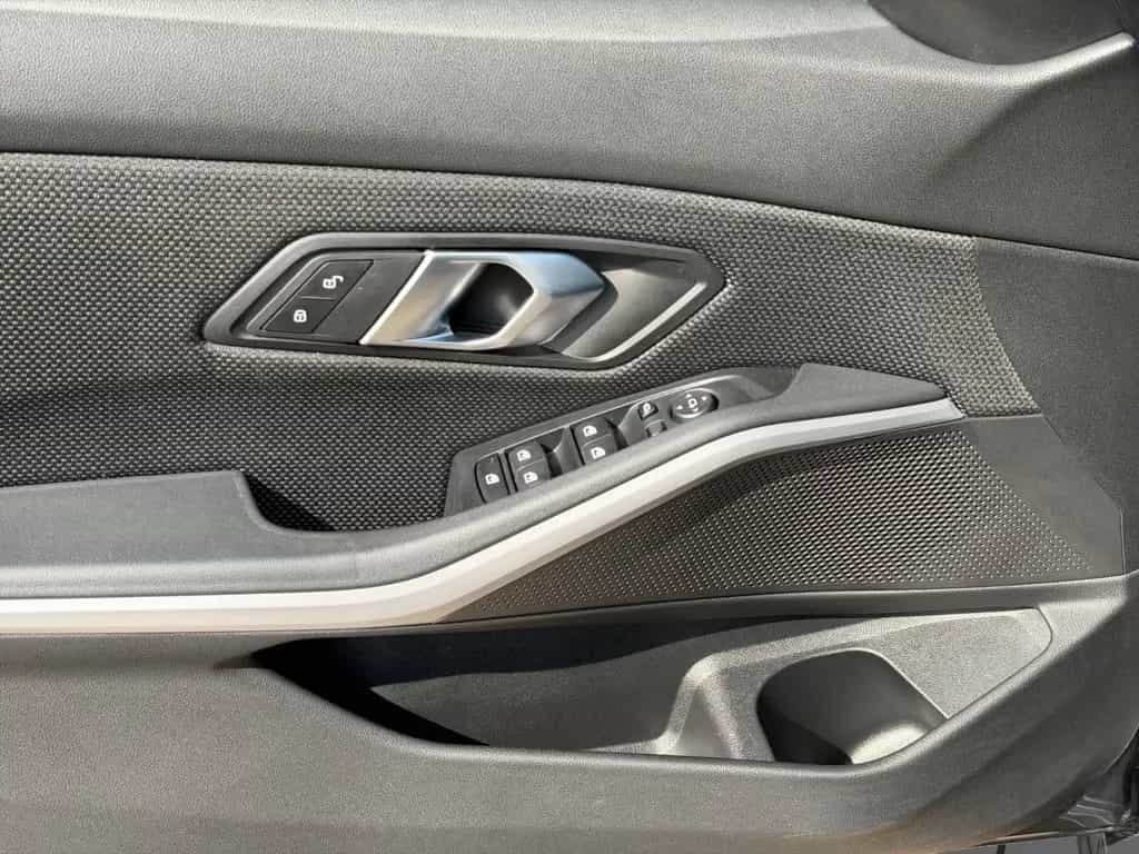 BMW 318 d Advantage DAB+ NAVI TEMP CARPLAY SHZ PDC 08/2020-photo-11