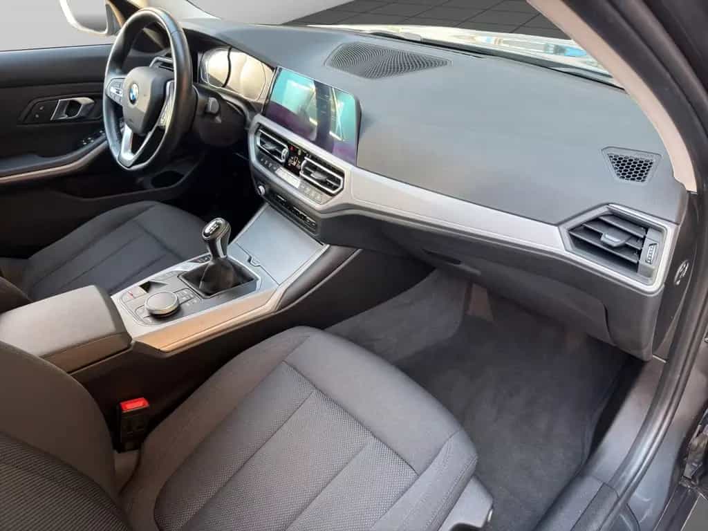 BMW 318 d Advantage DAB+ NAVI TEMP CARPLAY SHZ PDC 08/2020-photo-19