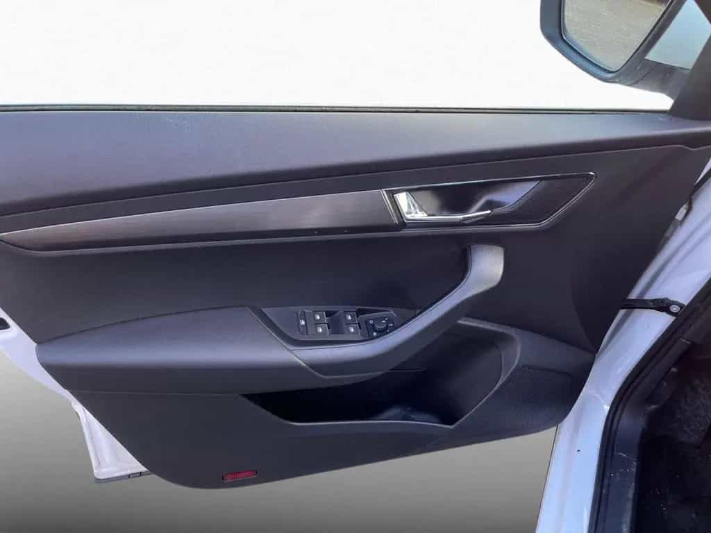 Skoda Karoq 1.5 TSI NAVI LED PDC SHZ LkHz Keyless-Entr 08/2019-photo-18