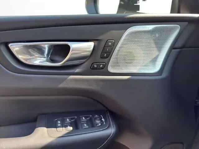Volvo XC60 B5 Diesel Ultimate Bright AWD 01/2023-photo-11