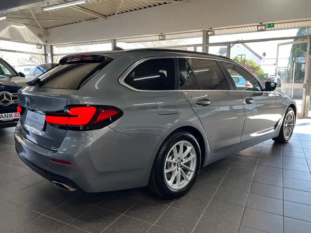 BMW 5 Series 520d xDrive Touring AHK+STANDHEIZUNG+PARK PAKET 11/2023-photo-11
