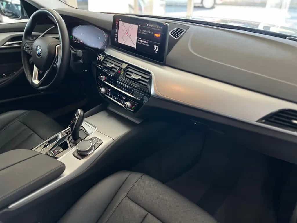 BMW 5 Series 520d xDrive Touring AHK+STANDHEIZUNG+PARK PAKET 11/2023-photo-19