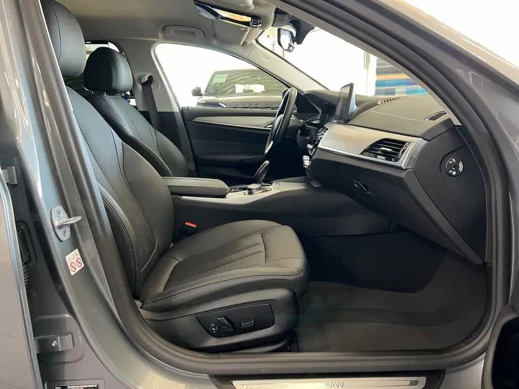 BMW 5 Series 520d xDrive Touring AHK+STANDHEIZUNG+PARK PAKET 11/2023-photo-21
