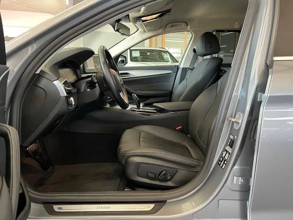 BMW 5 Series 520d xDrive Touring AHK+STANDHEIZUNG+PARK PAKET 11/2023-photo-22