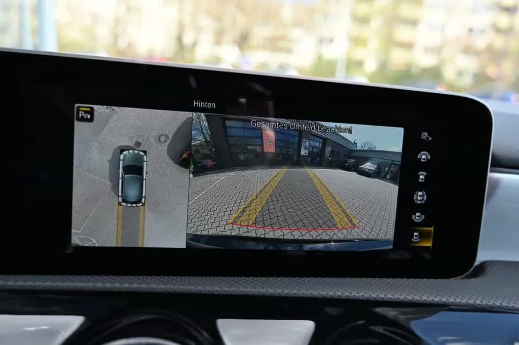 Mercedes-Benz A-Class 35 AMG 4Matic Pano*Night*Navi *360° *Burmester 10/2019-photo-10