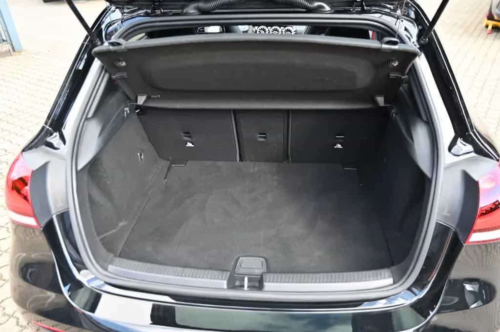 Mercedes-Benz A-Class 35 AMG 4Matic Pano*Night*Navi *360° *Burmester 10/2019-photo-12