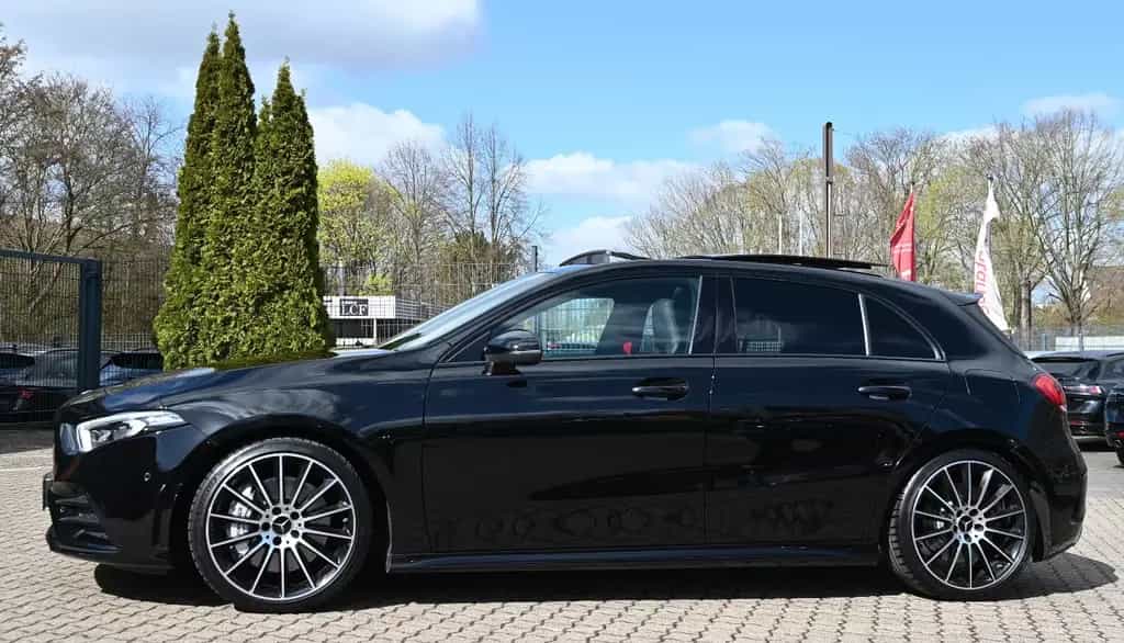 Mercedes-Benz A-Class 35 AMG 4Matic Pano*Night*Navi *360° *Burmester 10/2019-photo-4