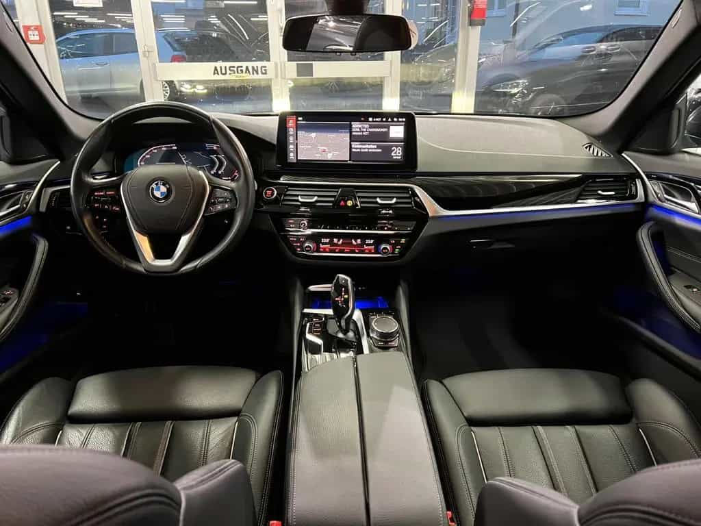 BMW 5 Series 520 d Touring AMB+HuD+Park Assist+Standheizung 06/2023-photo-13