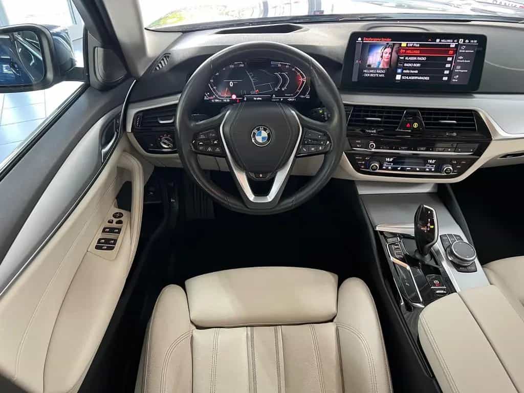 BMW 5 Series 520d Touring AHK+DAP+HuD+Park Assist+Dakota+HaKa 01/2023-photo-12