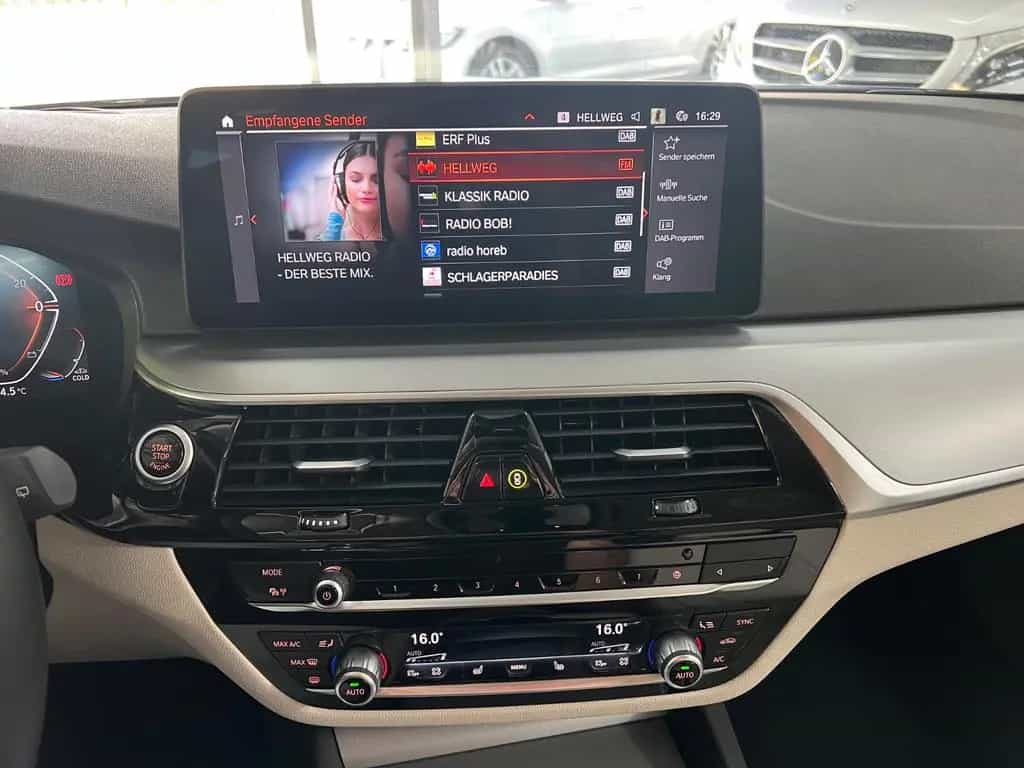 BMW 5 Series 520d Touring AHK+DAP+HuD+Park Assist+Dakota+HaKa 01/2023-photo-27
